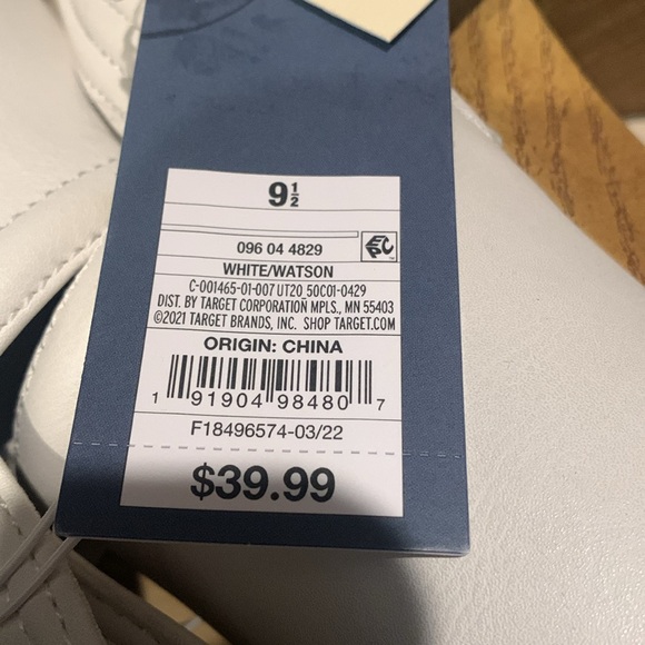 Universal Thread White Watson Memory Foam Heels - Picture 11 of 15